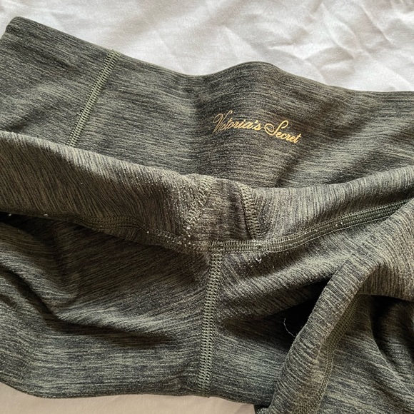 Victoria’s Secret knockout leggings - Picture 3 of 4